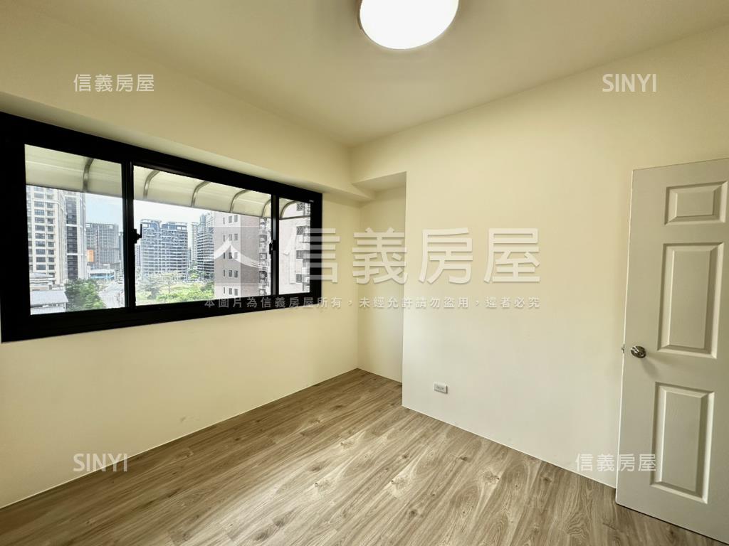 世界花園高樓層全新裝潢房屋室內格局與周邊環境