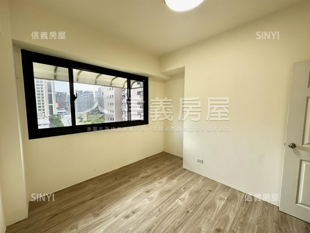 世界花園高樓層全新裝潢房屋室內格局與周邊環境