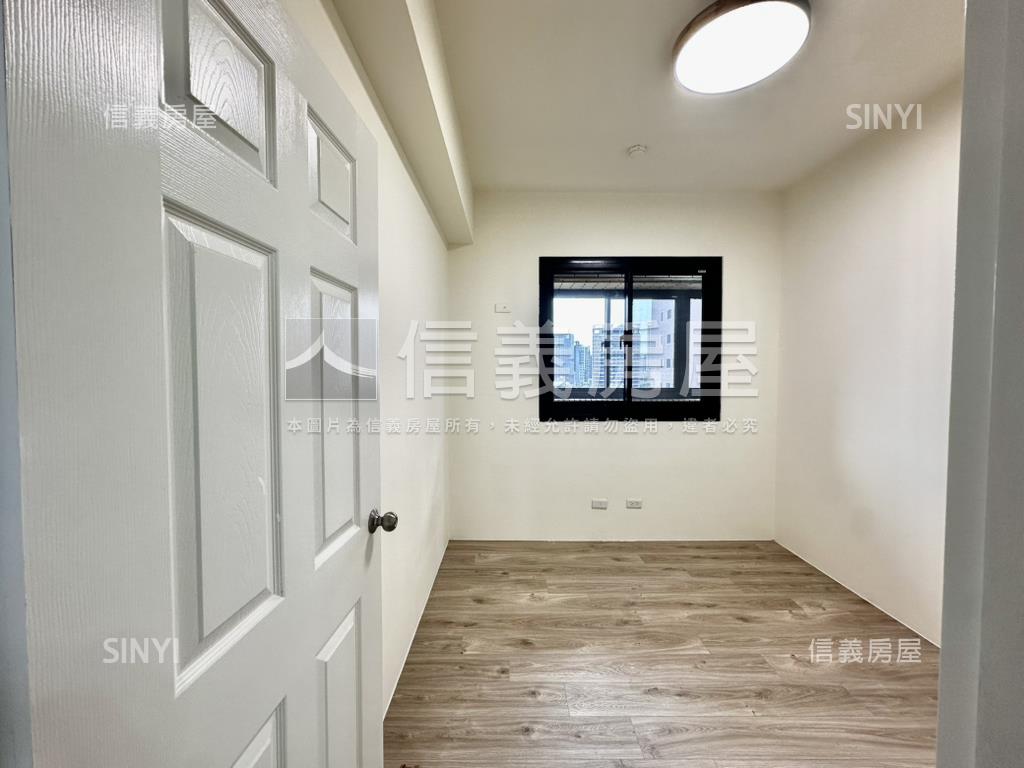 世界花園高樓層全新裝潢房屋室內格局與周邊環境