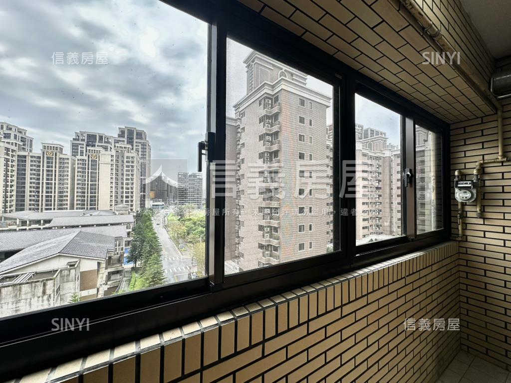 世界花園高樓層全新裝潢房屋室內格局與周邊環境