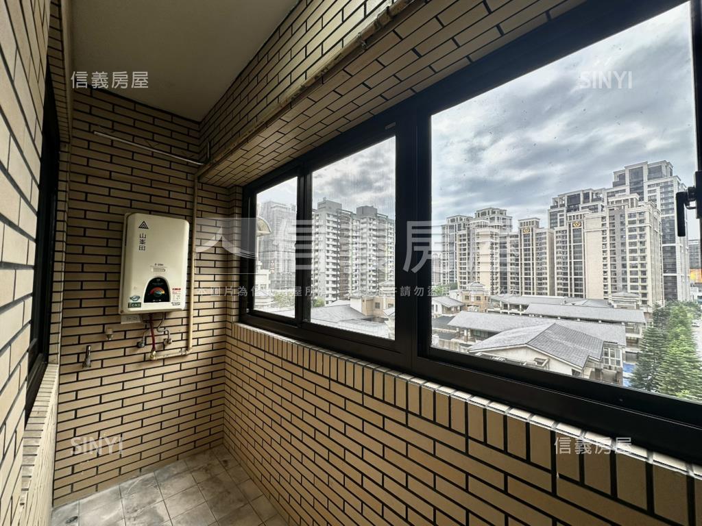 世界花園高樓層全新裝潢房屋室內格局與周邊環境