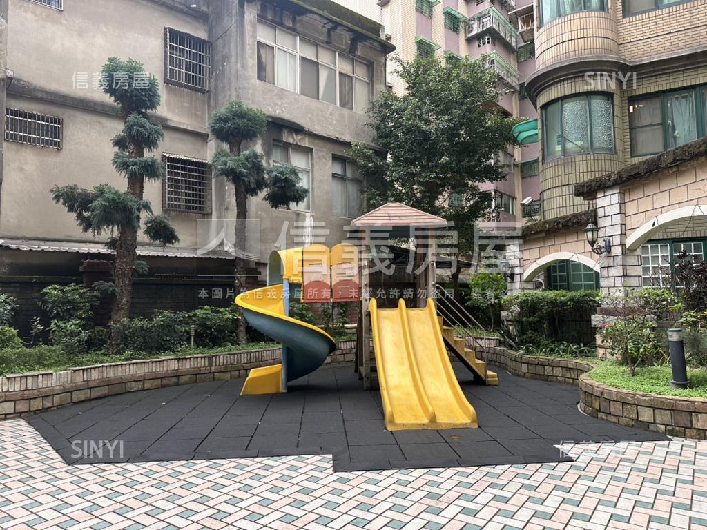 世界花園高樓層全新裝潢房屋室內格局與周邊環境