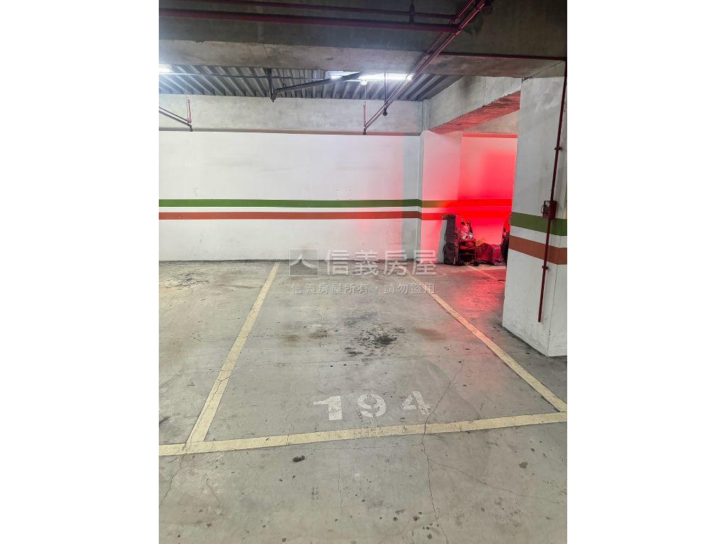 美！文心園邸三房平面車位房屋室內格局與周邊環境
