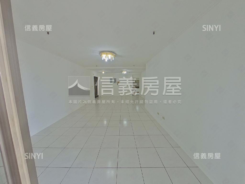 鄰近裕隆城電梯大４房房屋室內格局與周邊環境