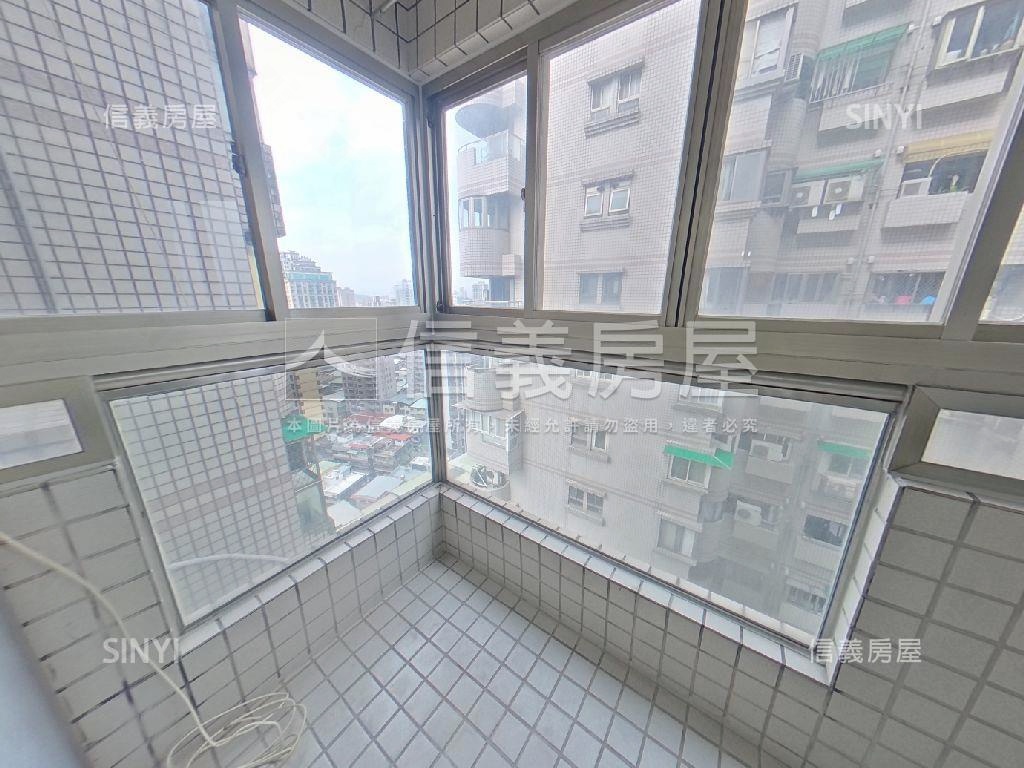 鄰近裕隆城電梯大４房房屋室內格局與周邊環境