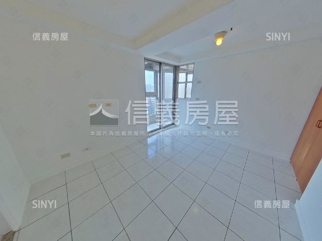 鄰近裕隆城電梯大４房房屋室內格局與周邊環境