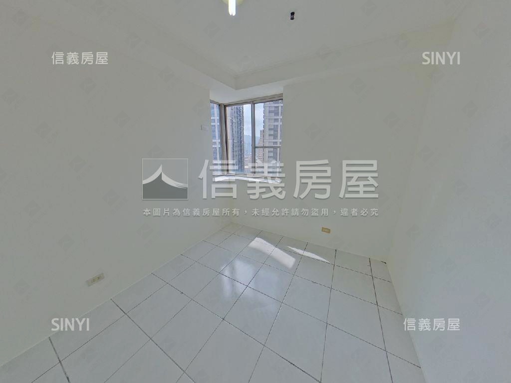鄰近裕隆城電梯大４房房屋室內格局與周邊環境