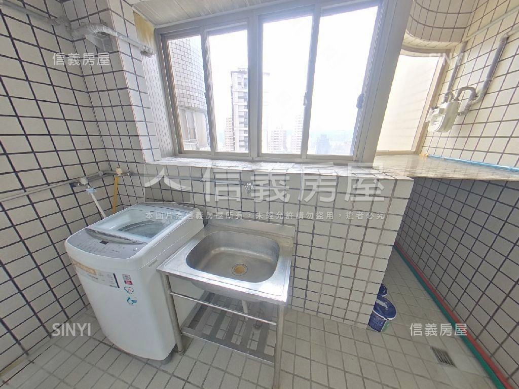 鄰近裕隆城電梯大４房房屋室內格局與周邊環境