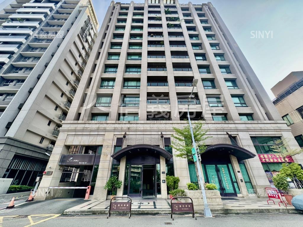 稀有釋出文化翡翠４房平車房屋室內格局與周邊環境