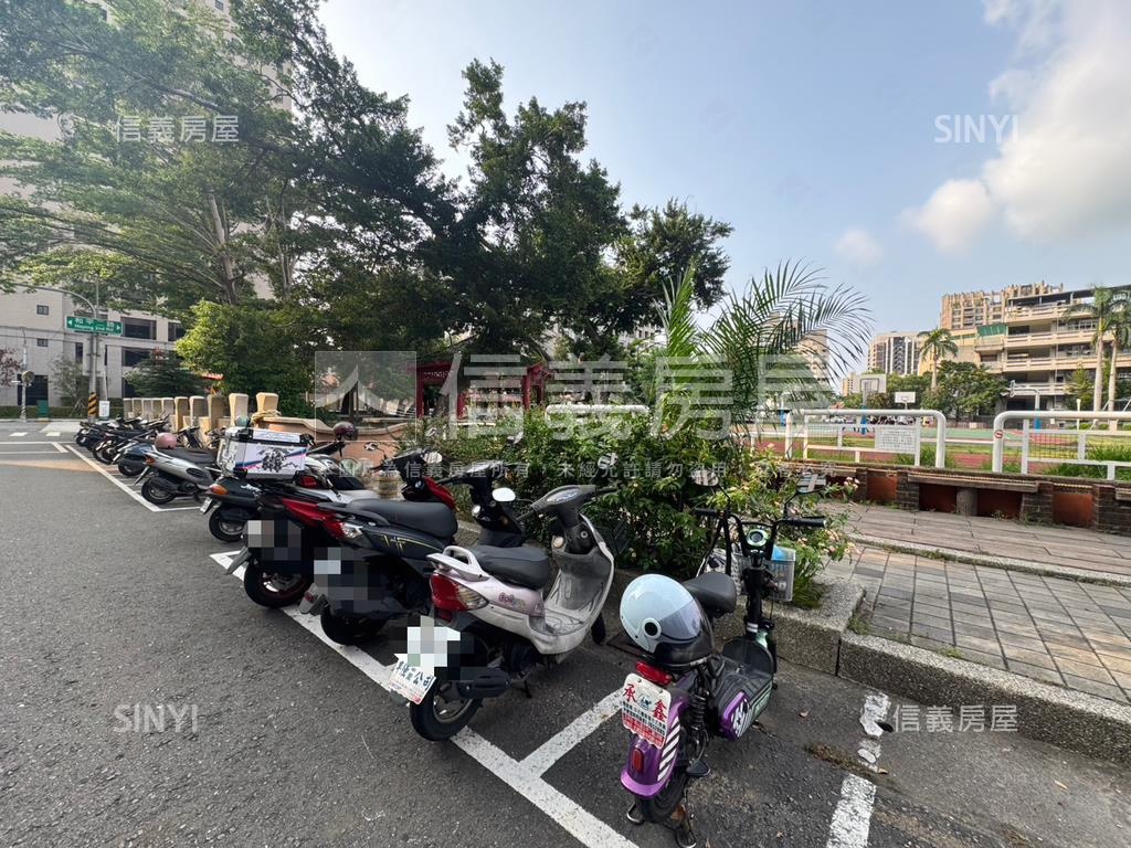 稀有釋出文化翡翠４房平車房屋室內格局與周邊環境