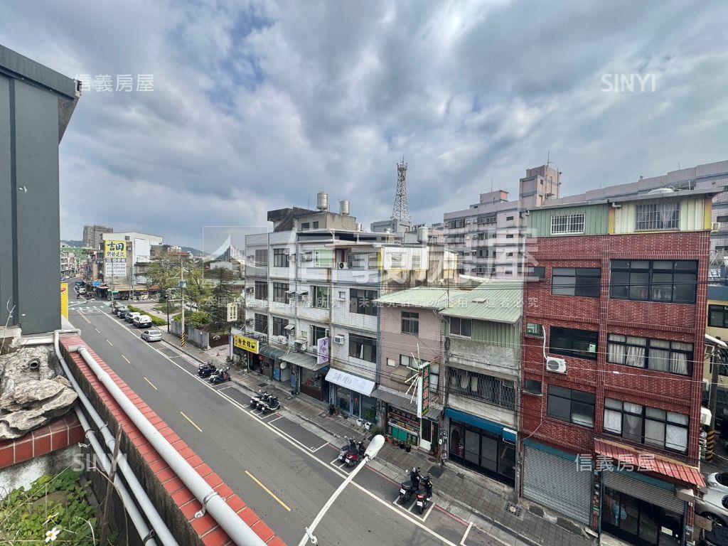 新埔中正路透天金店面房屋室內格局與周邊環境
