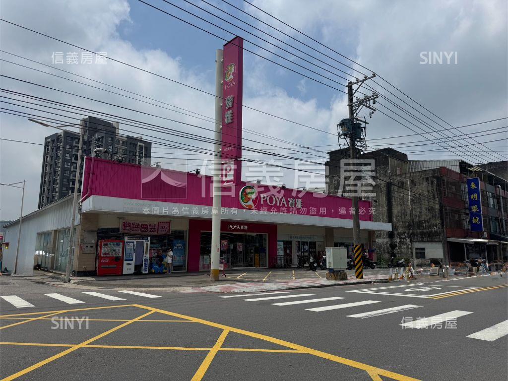 新埔中正路臨路透天金店面房屋室內格局與周邊環境