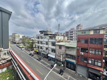 新埔中正路透天金店面