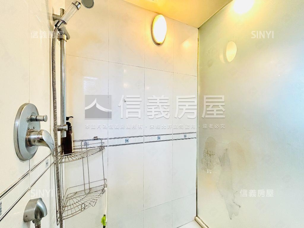 捷運摩宿時尚空間後棟邊間房屋室內格局與周邊環境