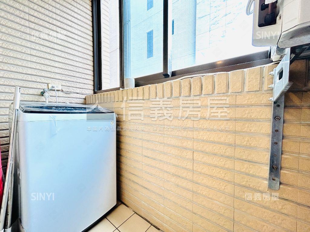 捷運摩宿時尚空間後棟邊間房屋室內格局與周邊環境