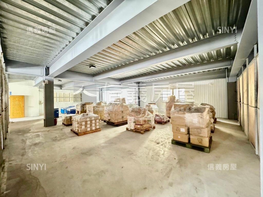 屋齡約４年內優質大里廠辦房屋室內格局與周邊環境