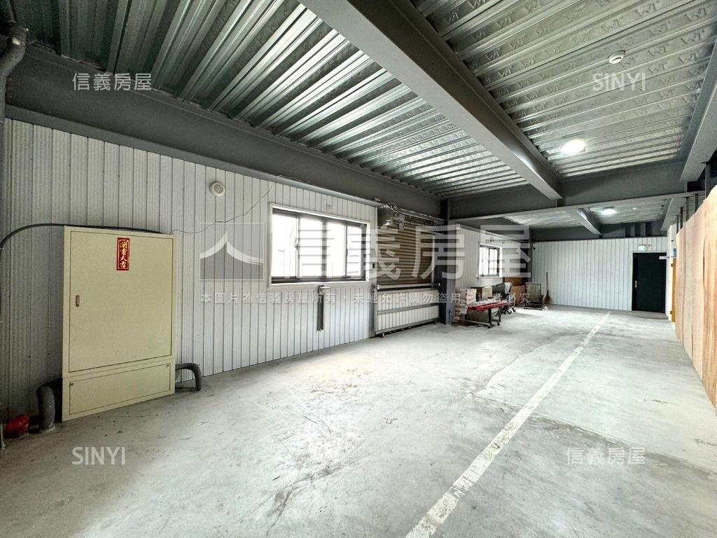 屋齡約４年內優質大里廠辦房屋室內格局與周邊環境