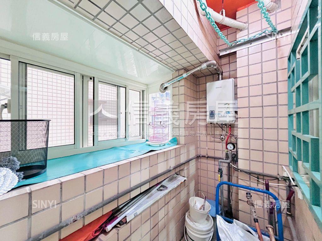 近中路建國國宅美３房房屋室內格局與周邊環境