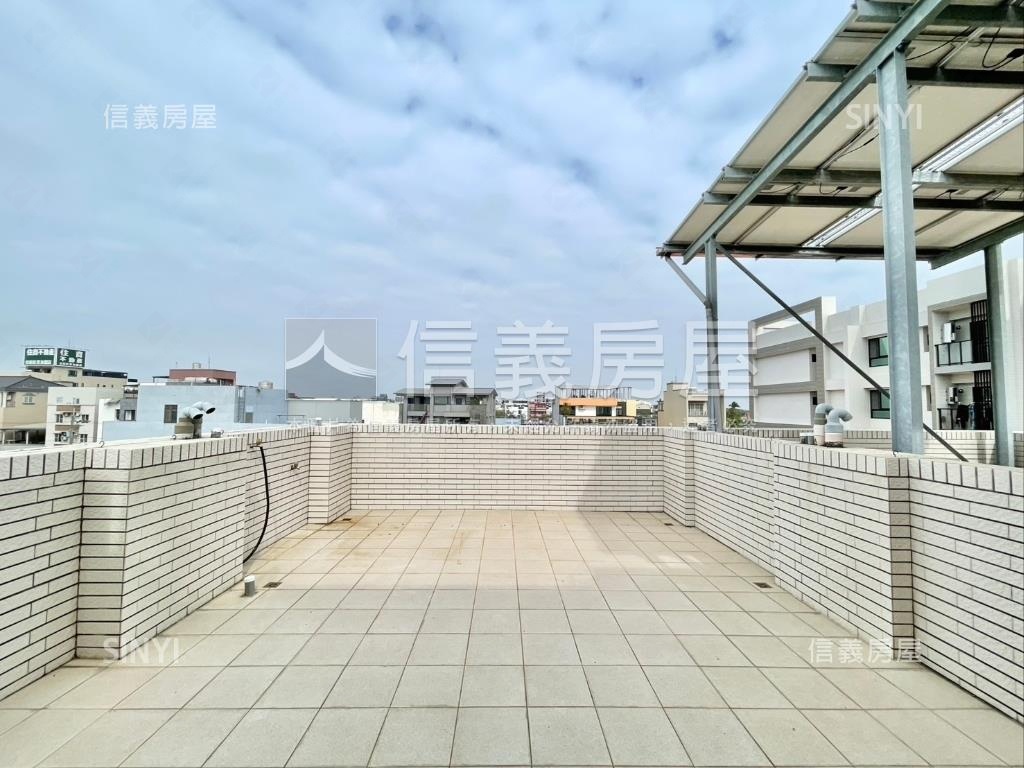 台南輕屋齡大地坪臨路別墅房屋室內格局與周邊環境