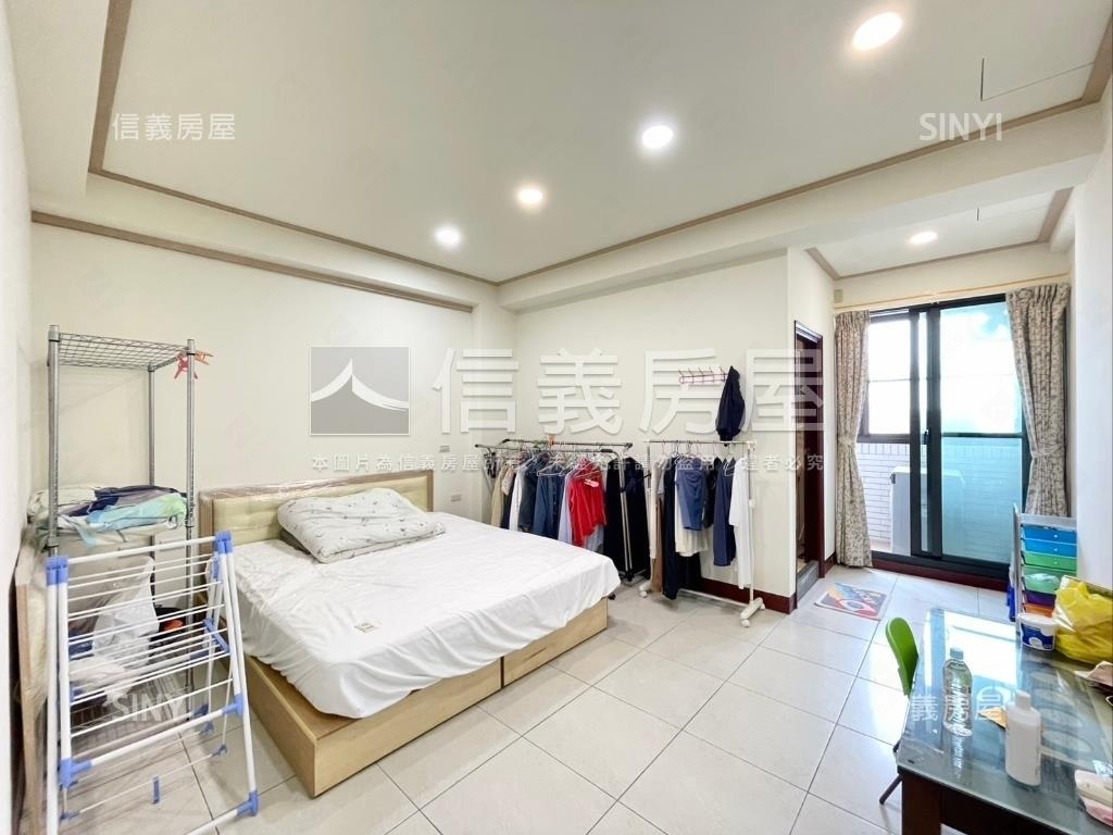 台南輕屋齡大地坪臨路別墅房屋室內格局與周邊環境