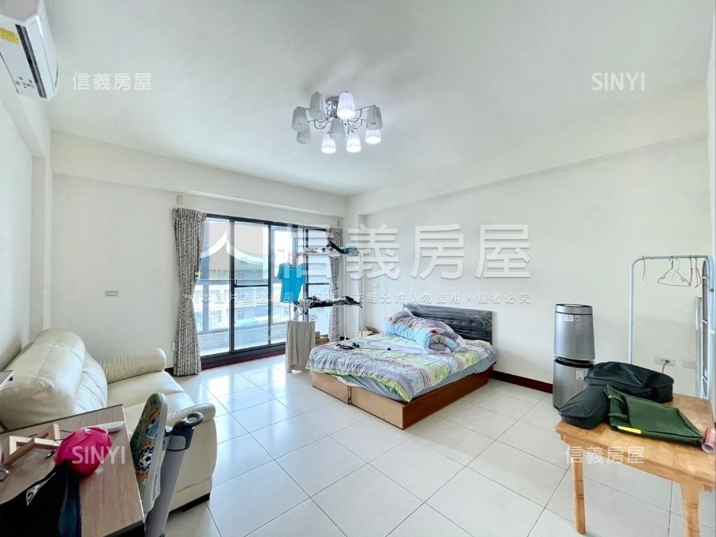 台南輕屋齡大地坪臨路別墅房屋室內格局與周邊環境