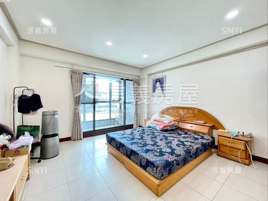 台南輕屋齡大地坪臨路別墅房屋室內格局與周邊環境