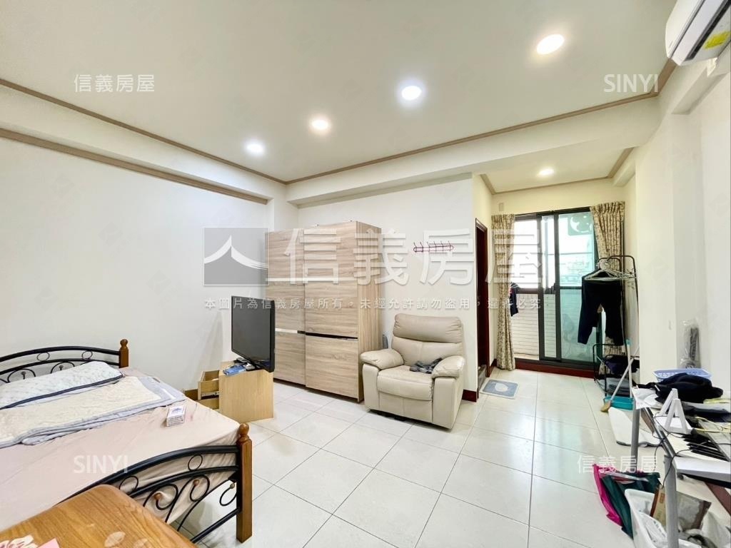 台南輕屋齡大地坪臨路別墅房屋室內格局與周邊環境