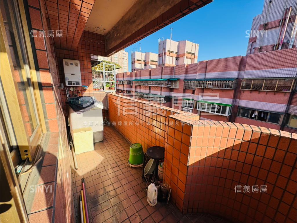 高樓景觀舒適三房房屋室內格局與周邊環境