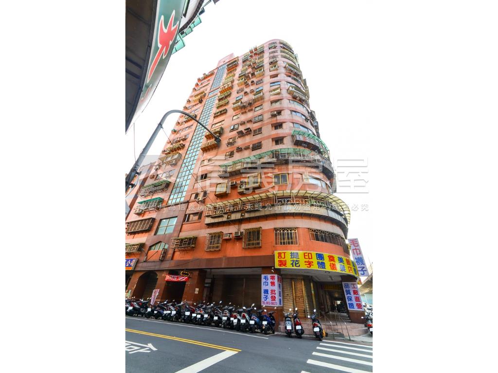 高樓景觀舒適三房房屋室內格局與周邊環境