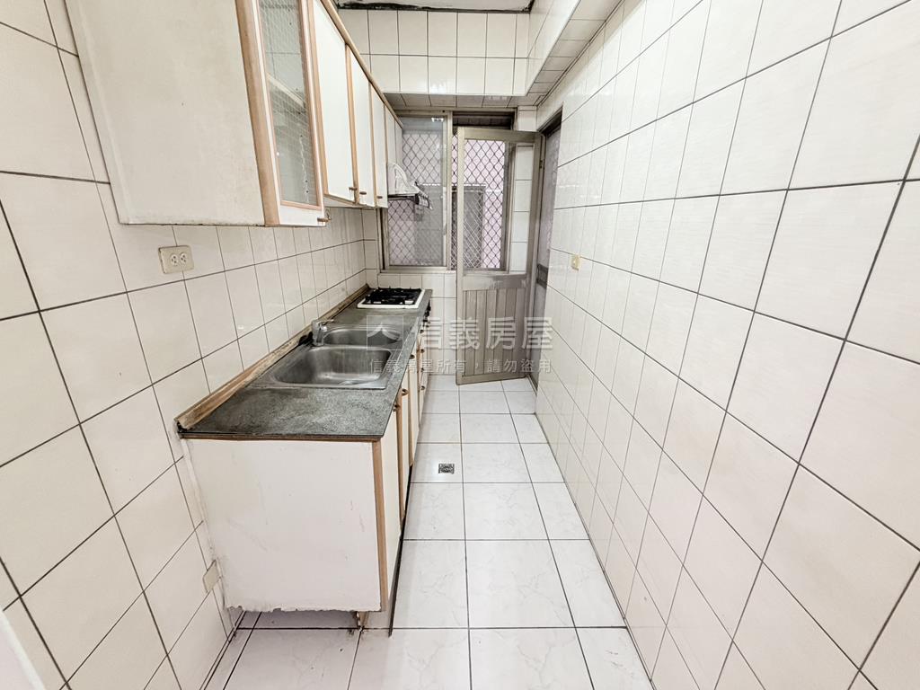 左營成家首選３房有平車房屋室內格局與周邊環境