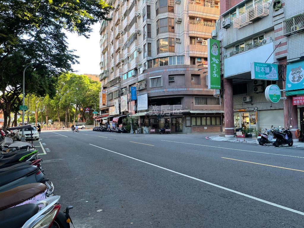 左營成家首選３房有平車房屋室內格局與周邊環境