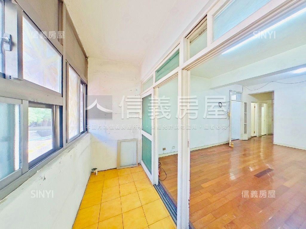 忠孝敦化邊間２樓房屋室內格局與周邊環境