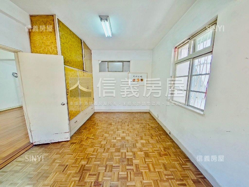 忠孝敦化邊間２樓房屋室內格局與周邊環境