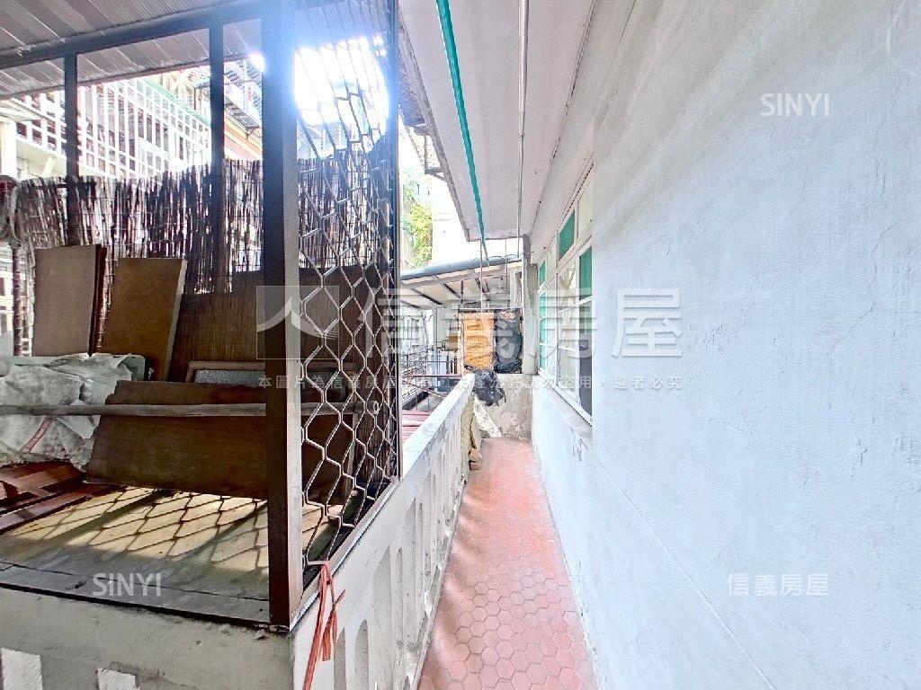 忠孝敦化邊間２樓房屋室內格局與周邊環境