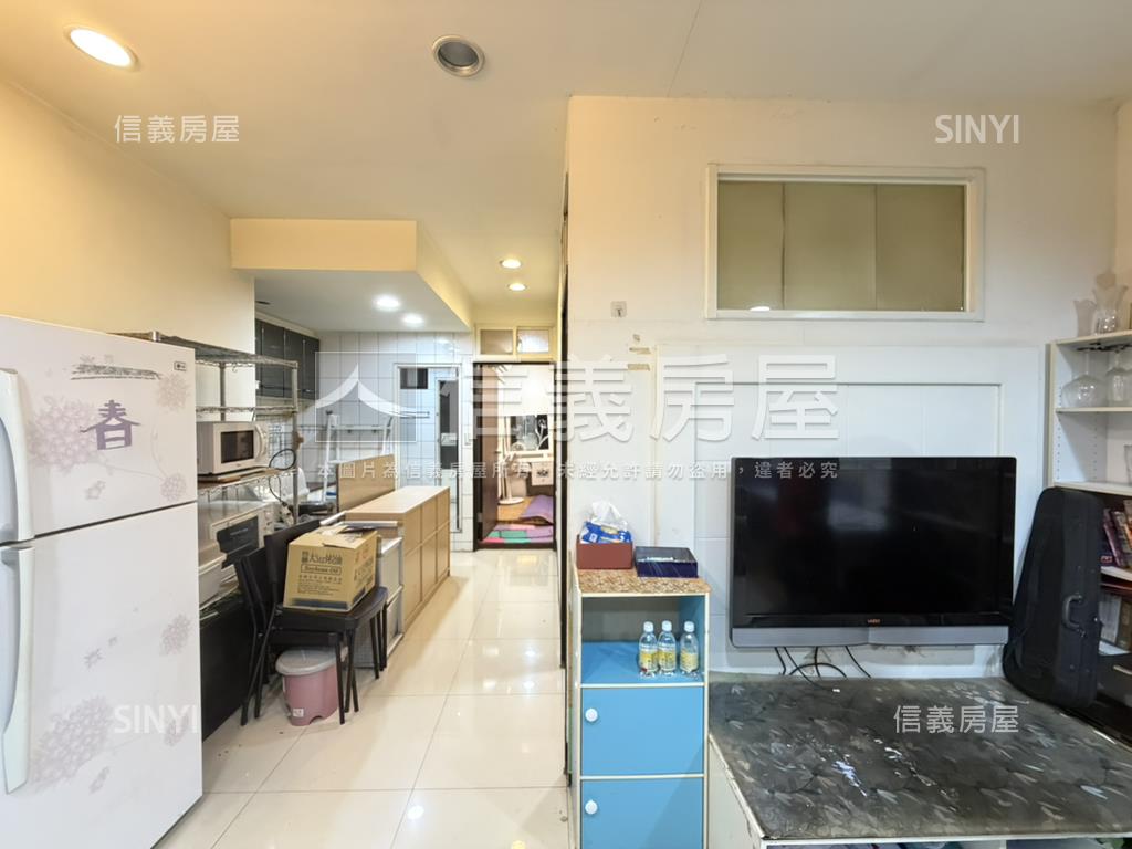 麟光捷運二樓低總兩房房屋室內格局與周邊環境