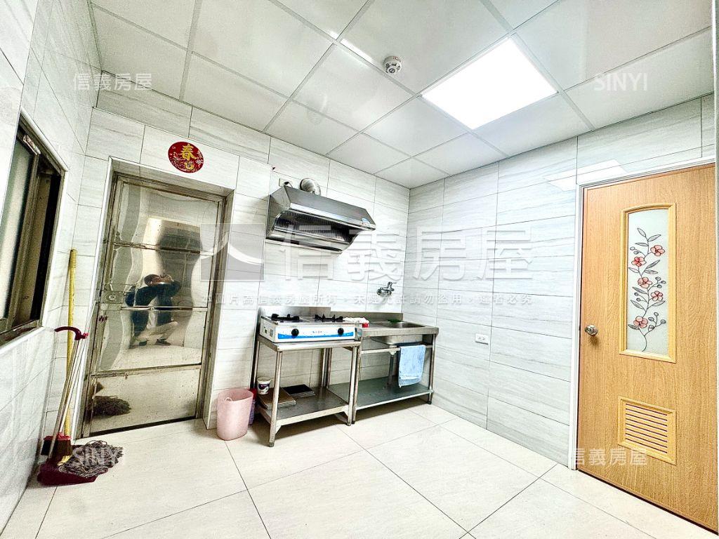 全屋翻新大空間１＋２樓店房屋室內格局與周邊環境