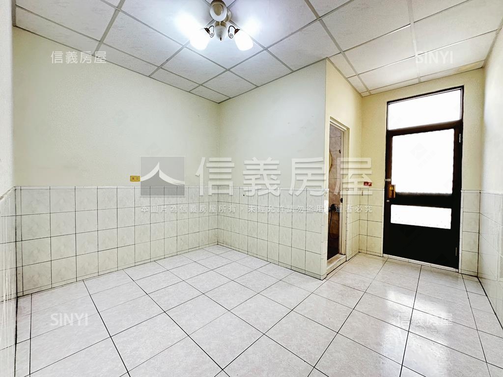 近空中鳳城住商用優質透店房屋室內格局與周邊環境