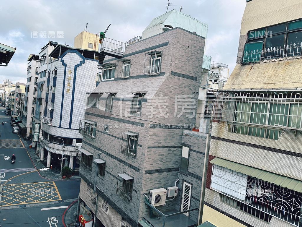 近空中鳳城住商用優質透店房屋室內格局與周邊環境
