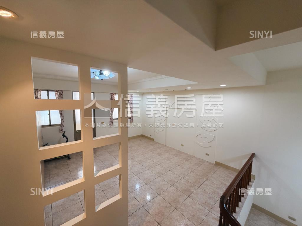 近百坪五房雙車透天房屋室內格局與周邊環境