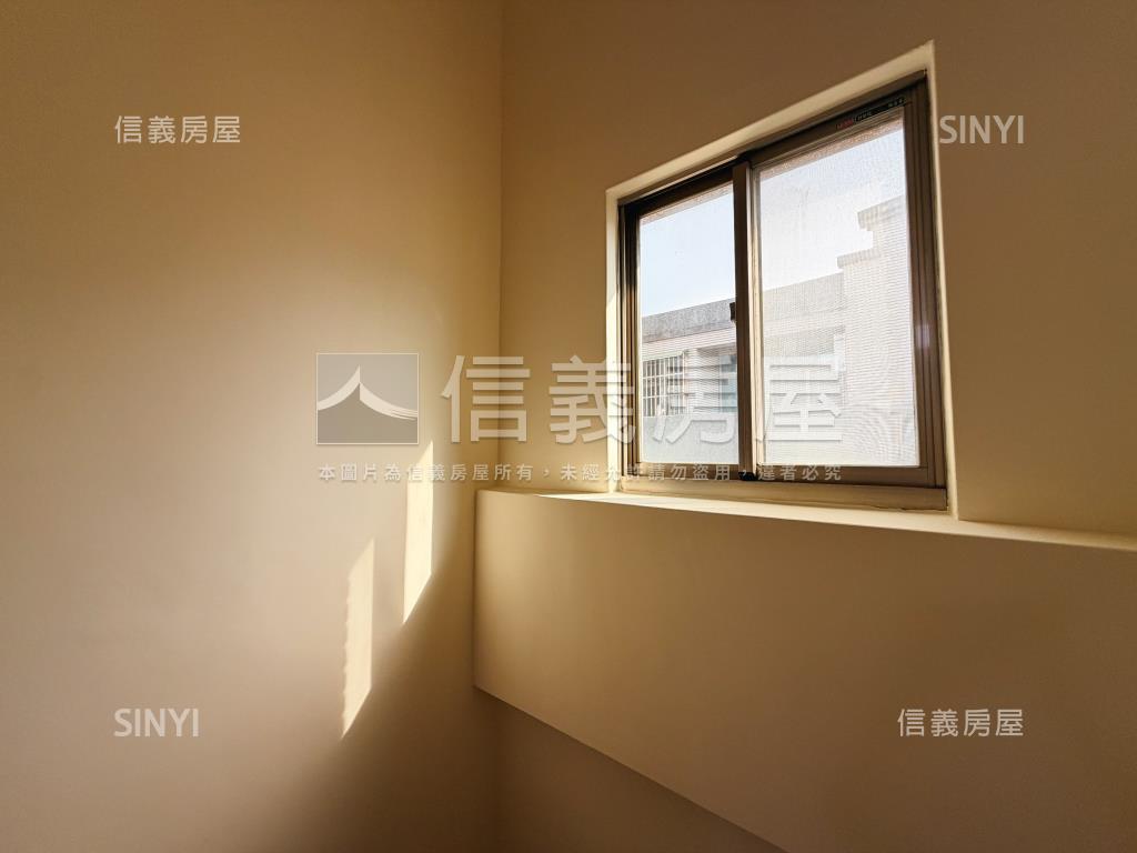 近百坪五房雙車透天房屋室內格局與周邊環境