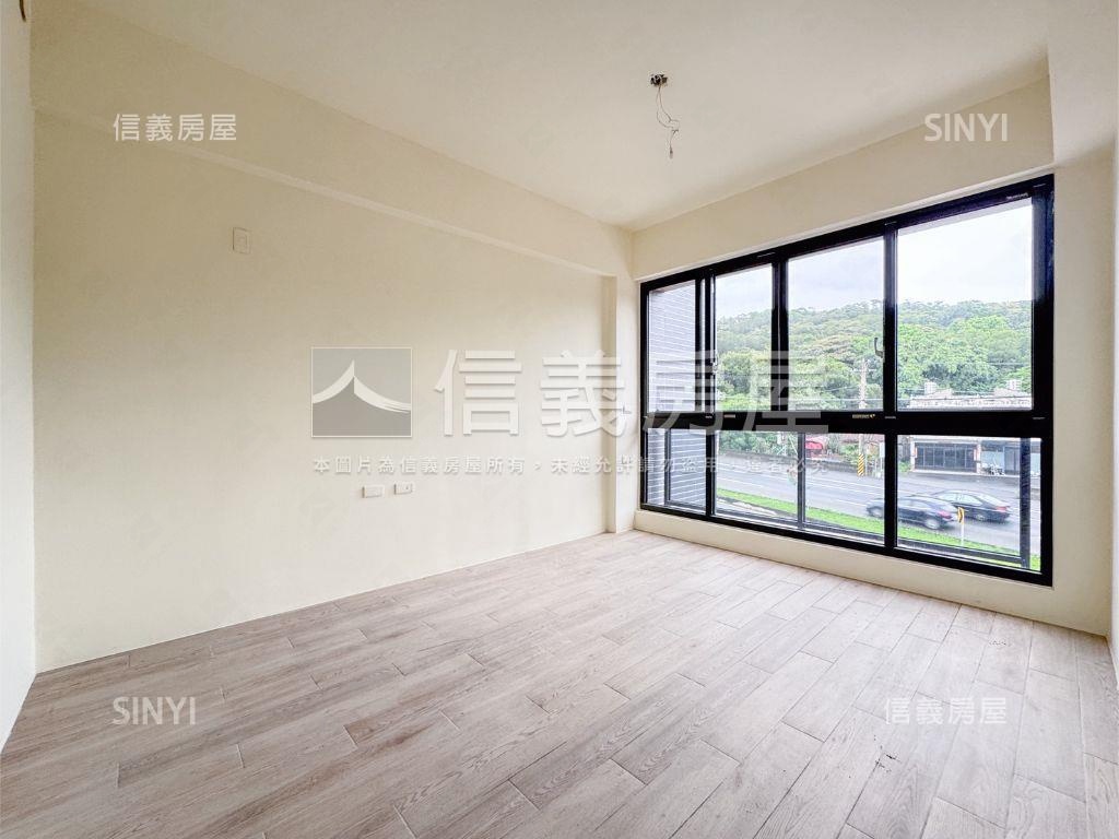 竹北全新電梯臨路透天房屋室內格局與周邊環境