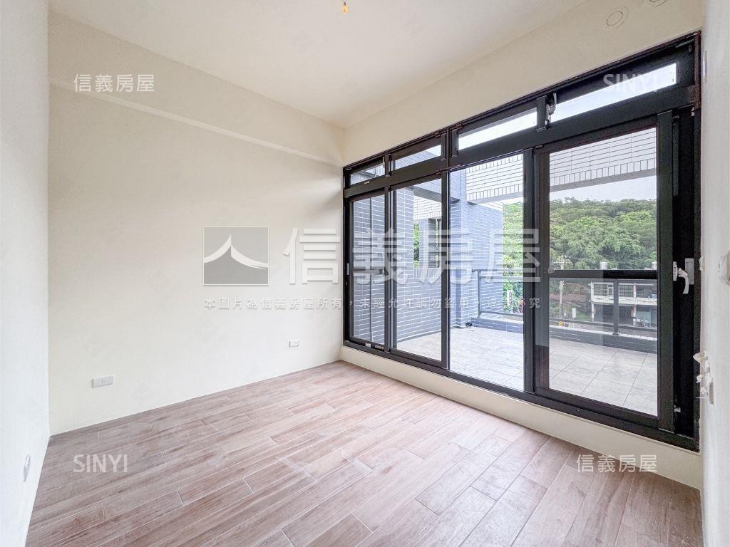 竹北全新電梯臨路透天房屋室內格局與周邊環境