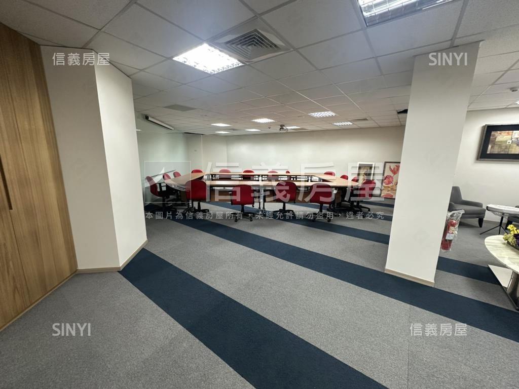 皇翔海山站旁金鑽辦公房屋室內格局與周邊環境