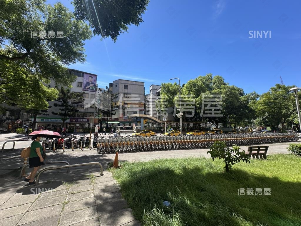 皇翔海山站旁金鑽辦公房屋室內格局與周邊環境