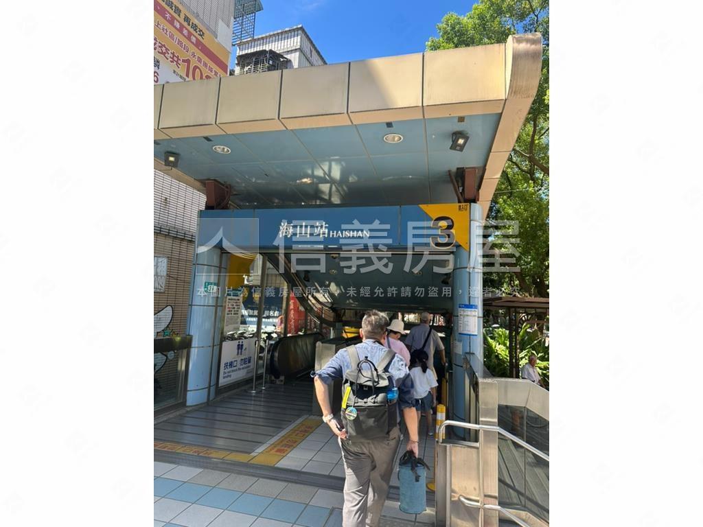 皇翔海山站旁金鑽辦公房屋室內格局與周邊環境