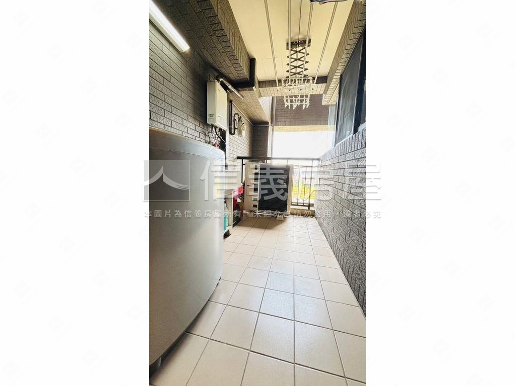 植幸福高樓層三房屋主誠售房屋室內格局與周邊環境