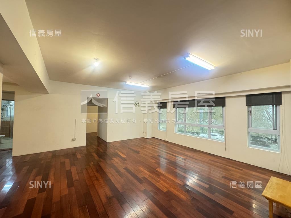 凡爾賽大四房空間好規劃房屋室內格局與周邊環境