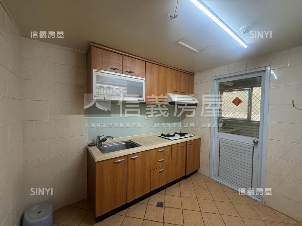 凡爾賽大四房空間好規劃房屋室內格局與周邊環境