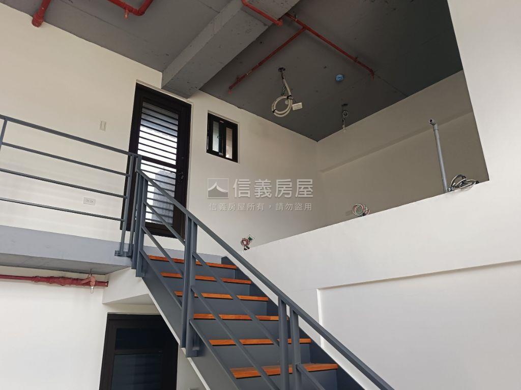 松山寶吉頂樓三戶房屋室內格局與周邊環境