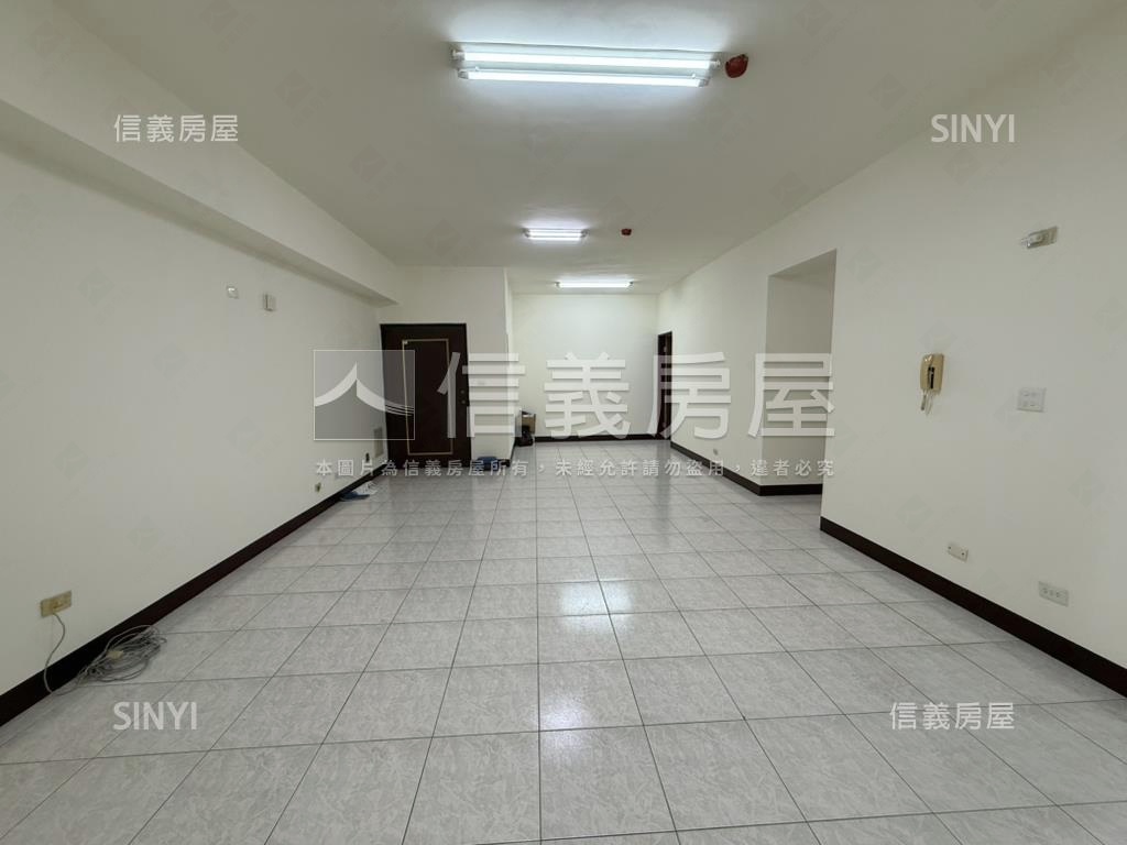 大鵬甲區朝南邊間三房房屋室內格局與周邊環境